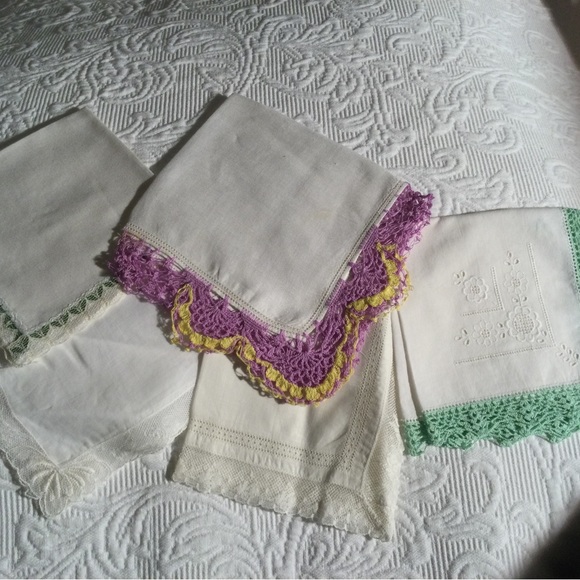 Vintage handkerchiefs - Picture 2 of 5